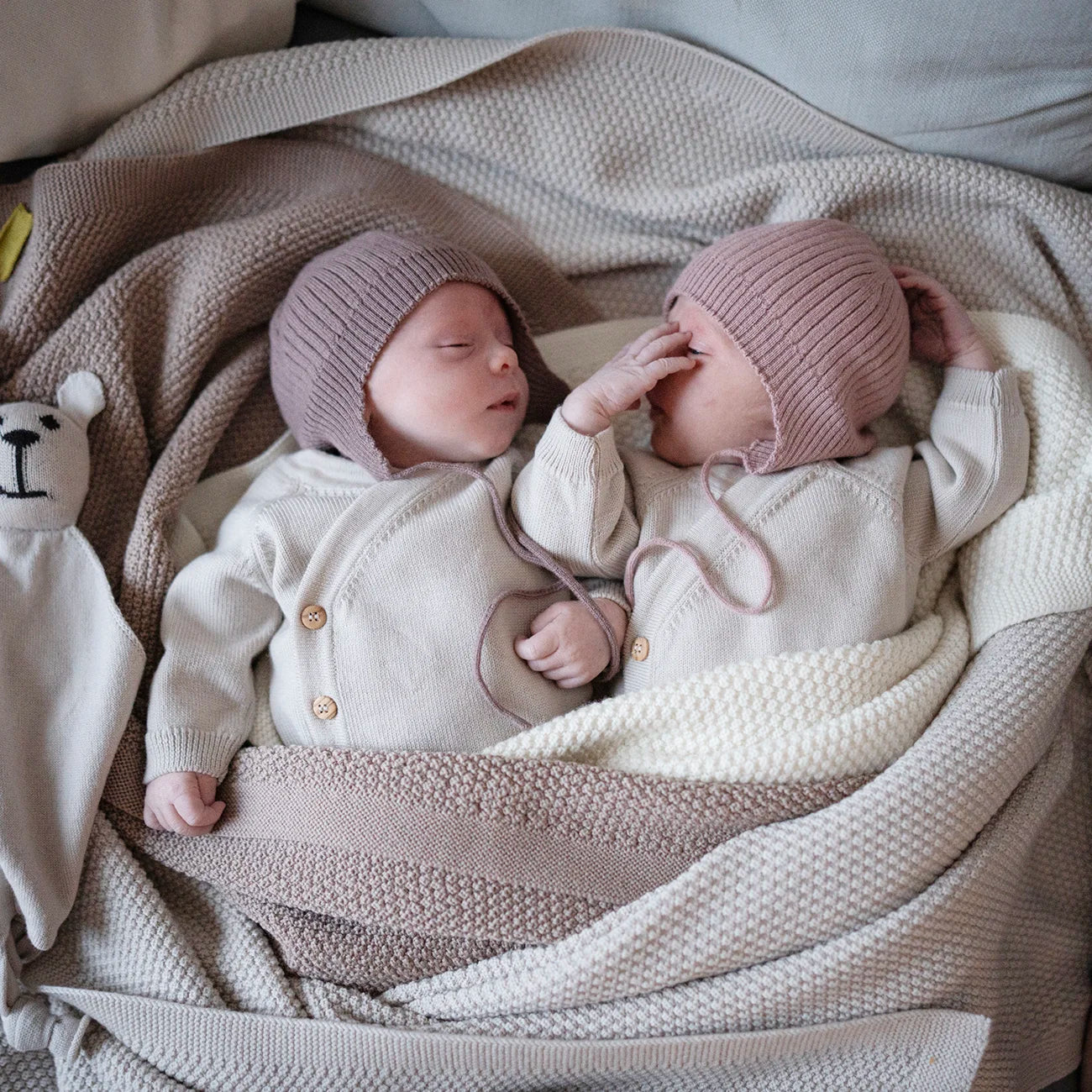 THE WOOLLY BABY HAT - mauve