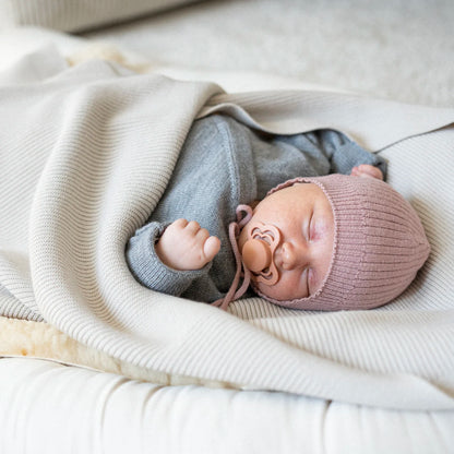 THE WOOLLY BABY HAT - graphite grey
