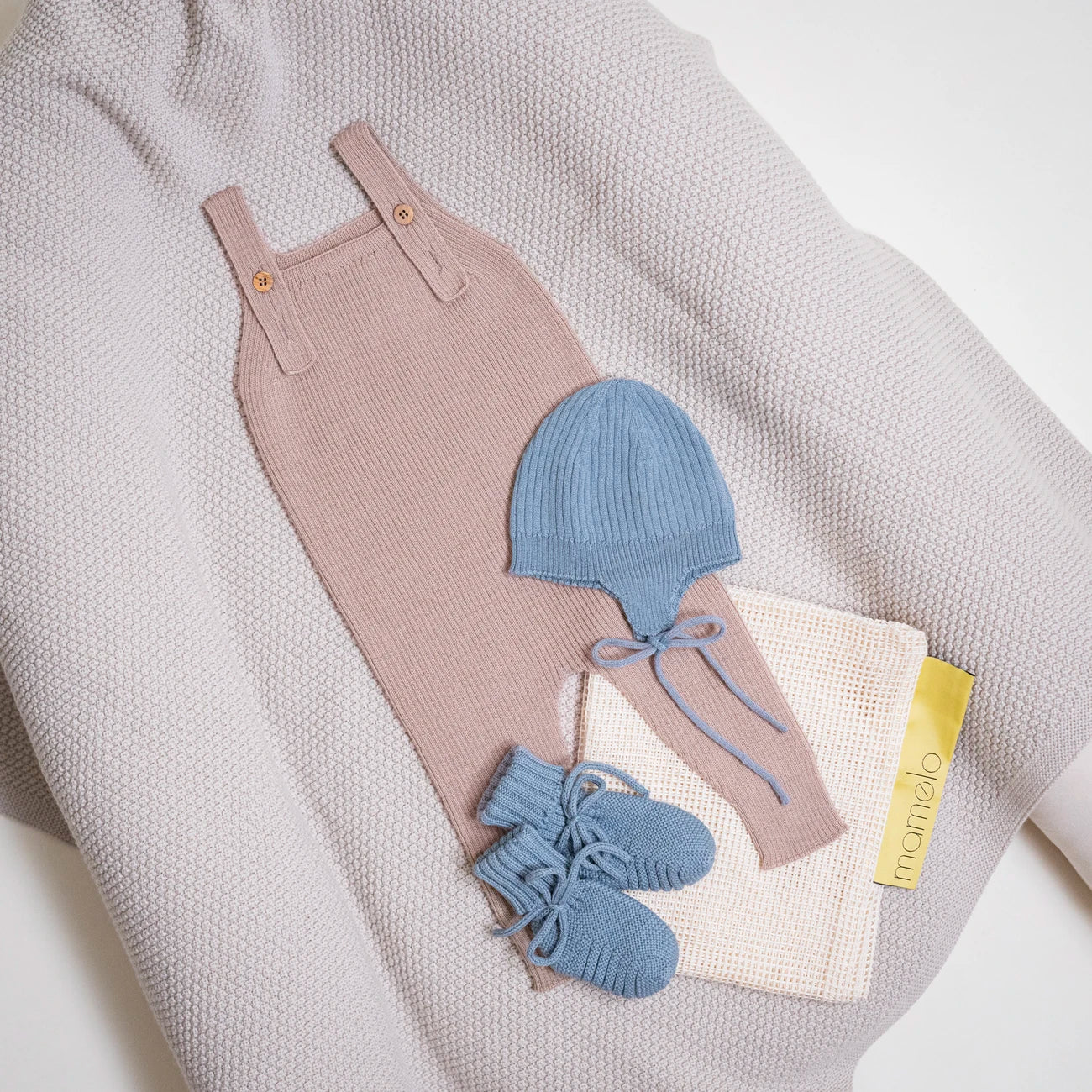 GROSSES KUSCHEL-SET LATZHOSE