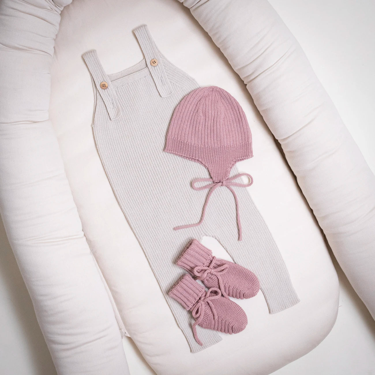 KLEINES KUSCHEL-SET LATZHOSE