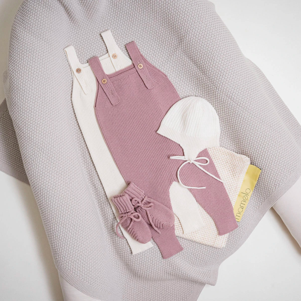 GROSSES KUSCHEL-SET LATZHOSE