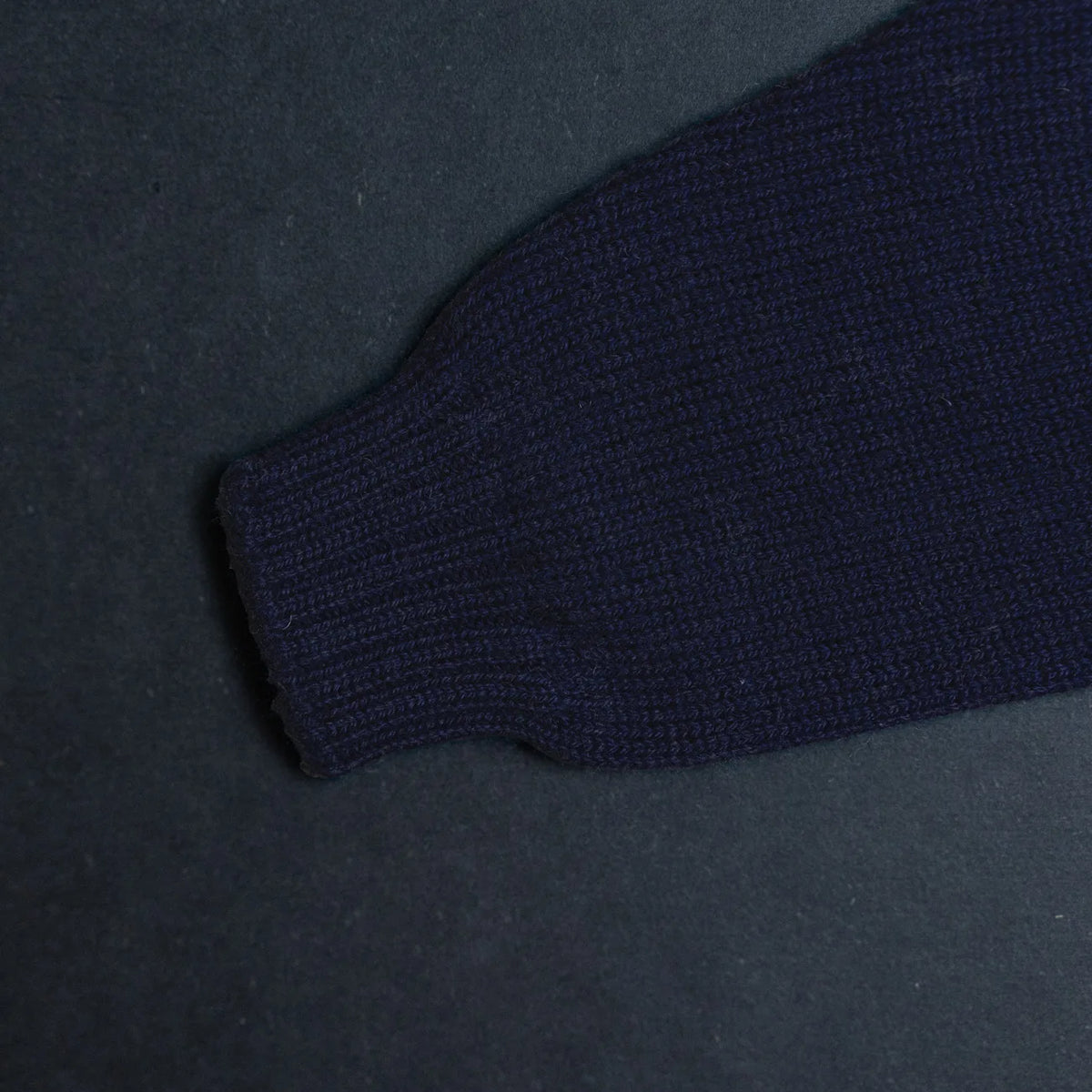 THE WOOLLY BABY SWEATER - midnight blue