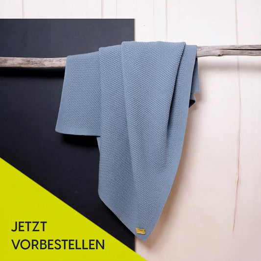 THE WOOLLY BLANKET - blue
