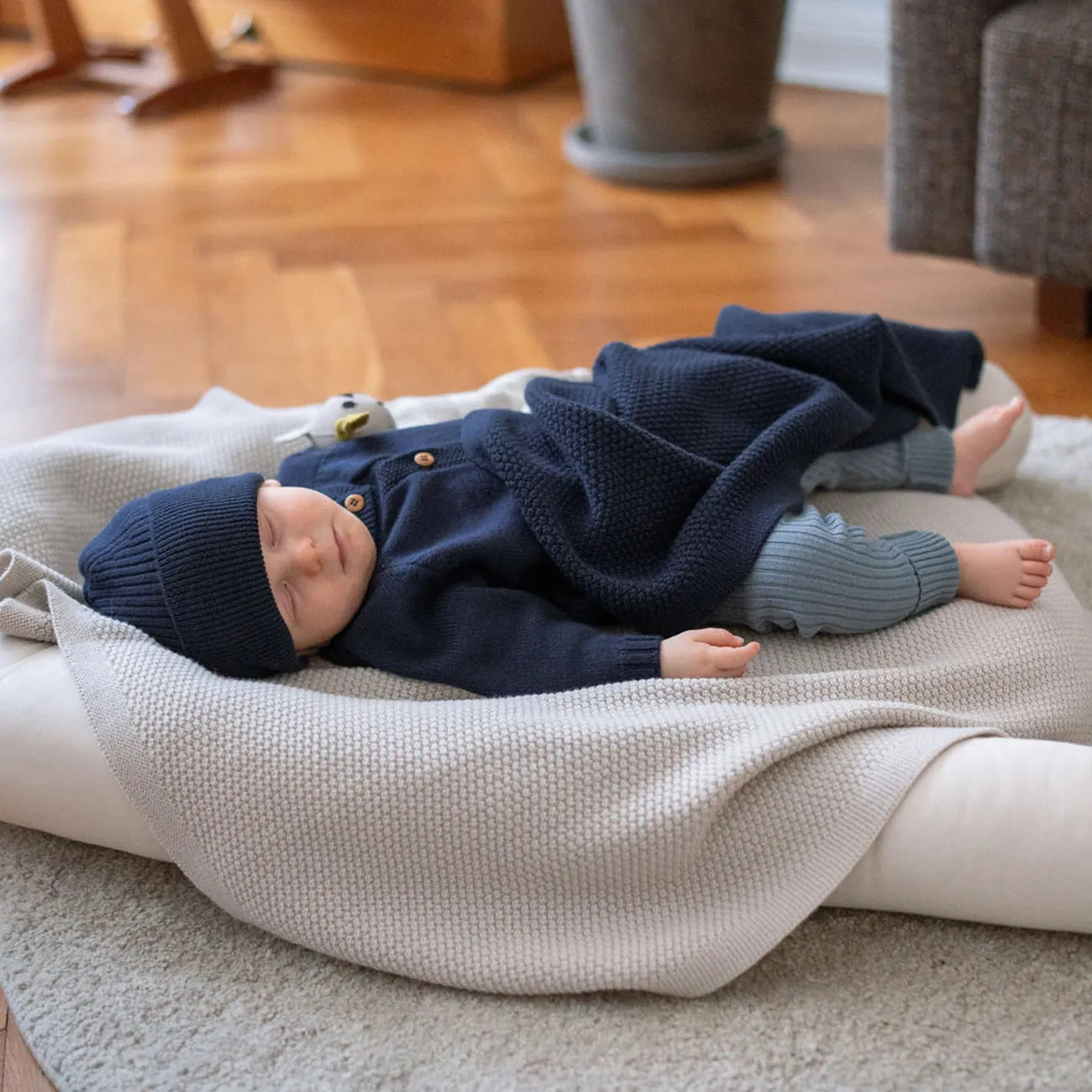 THE WOOLLY BLANKET - midnight blue