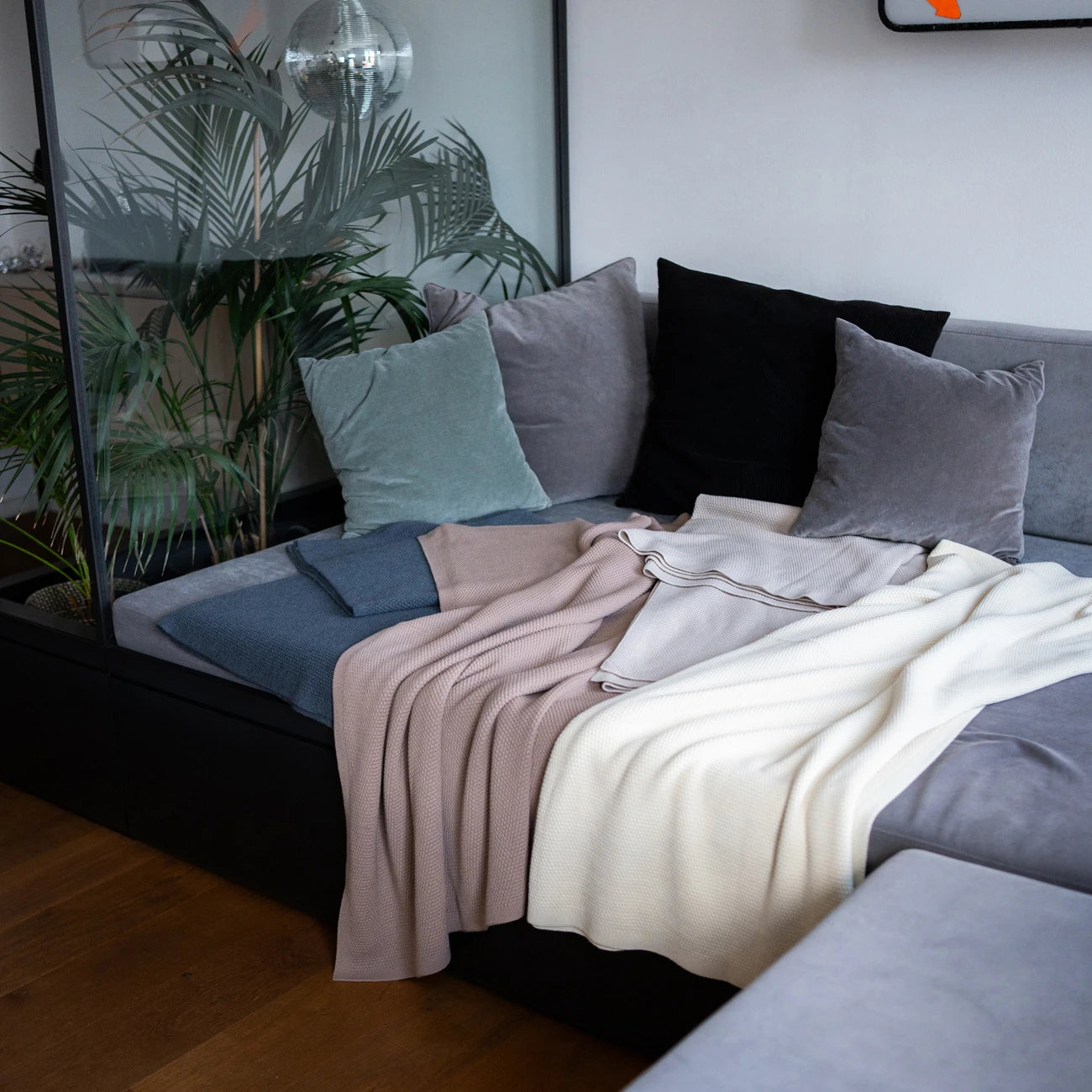 THE WOOLLY FAMILY BLANKET - sand