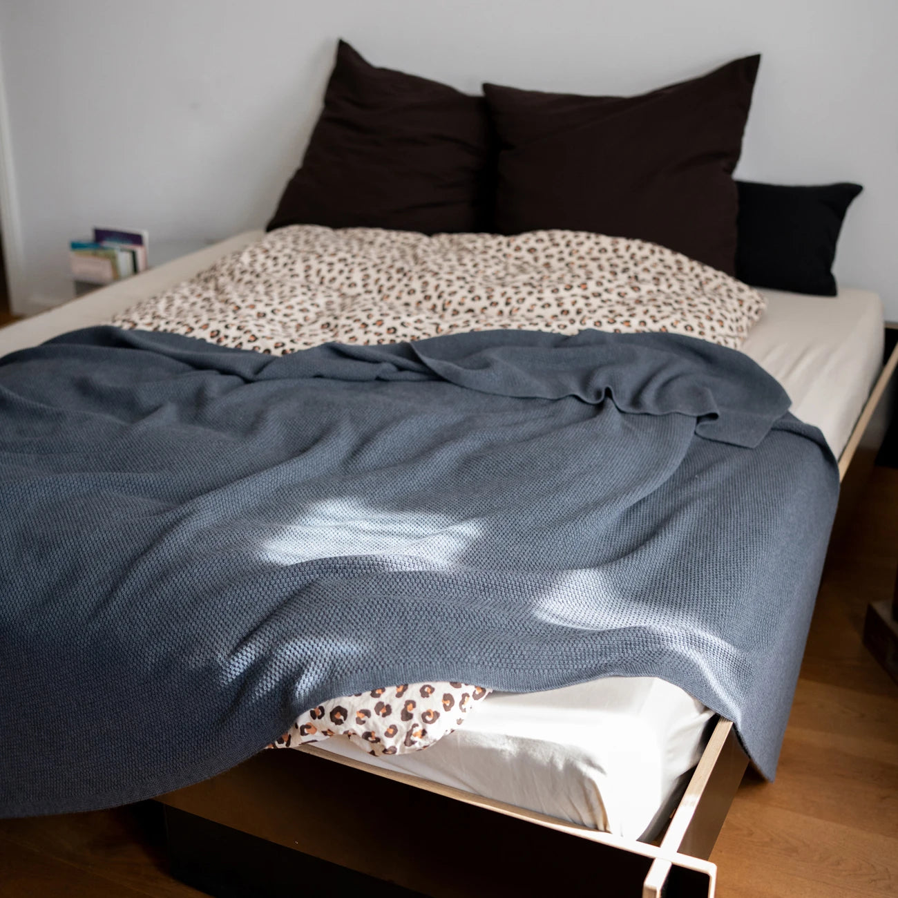 THE WOOLLY FAMILY BLANKET - graphite grey