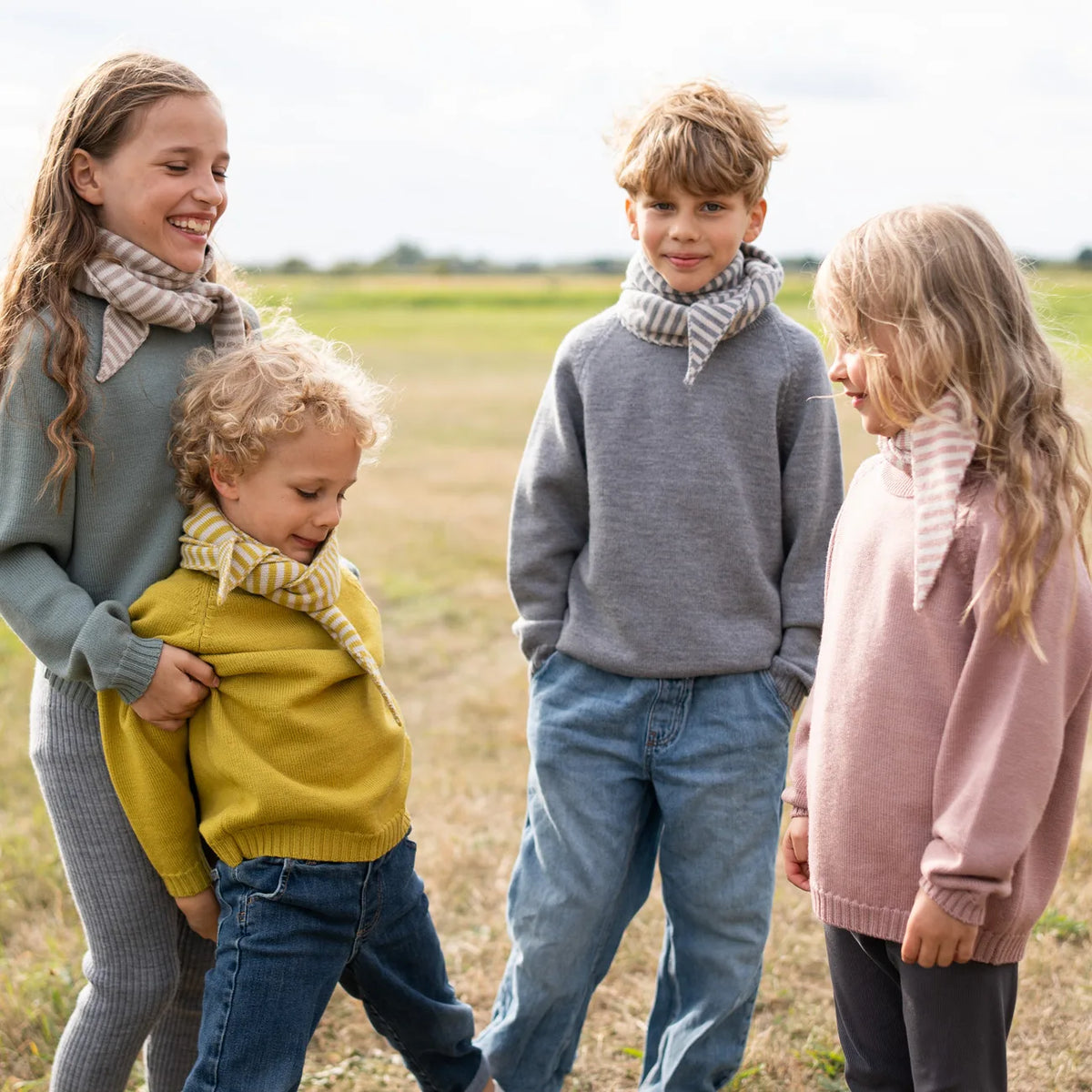 THE WOOLLY FAMILY SCARF STRIPED - SAND / CAPPUCCINO