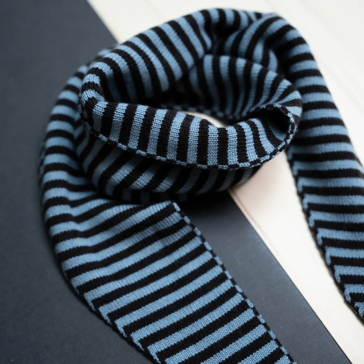 THE WOOLLY FAMILY SCARF STRIPED - CHOCOLATE / BLUE