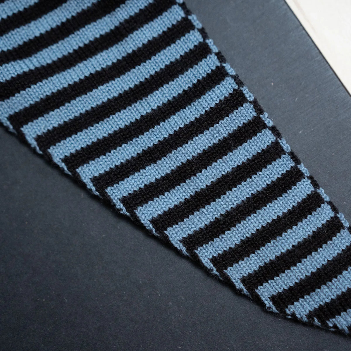 THE WOOLLY FAMILY SCARF STRIPED - CHOCOLATE / BLUE