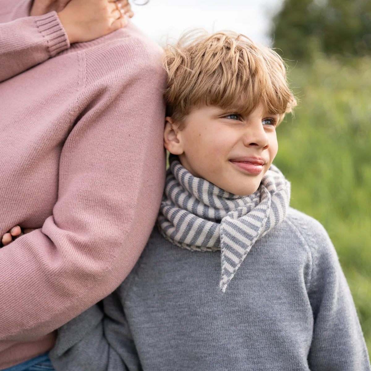 THE WOOLLY FAMILY SCARF STRIPED - SAND / CLOUD GREY