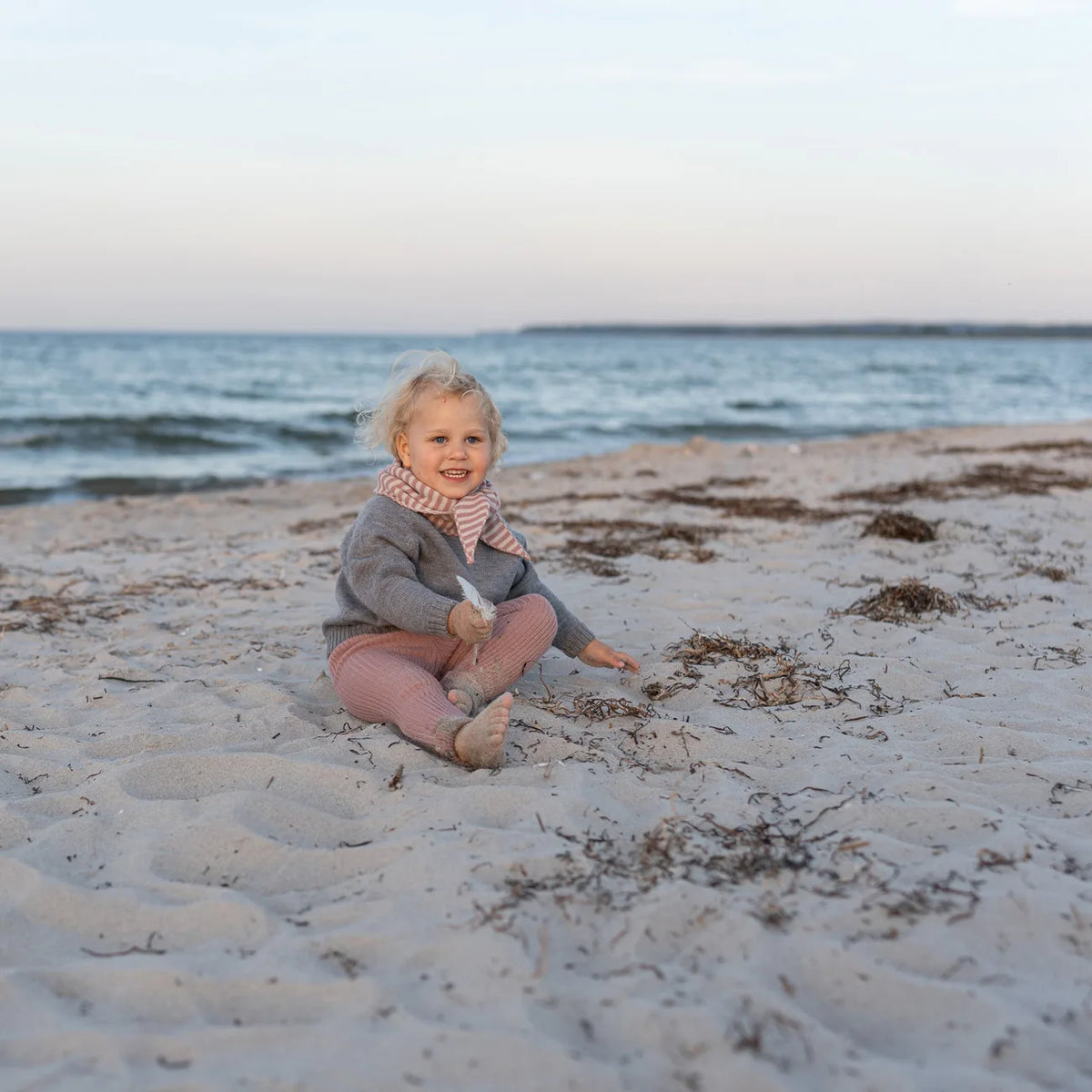 THE WOOLLY FAMILY SCARF STRIPED - SAND / ROSE