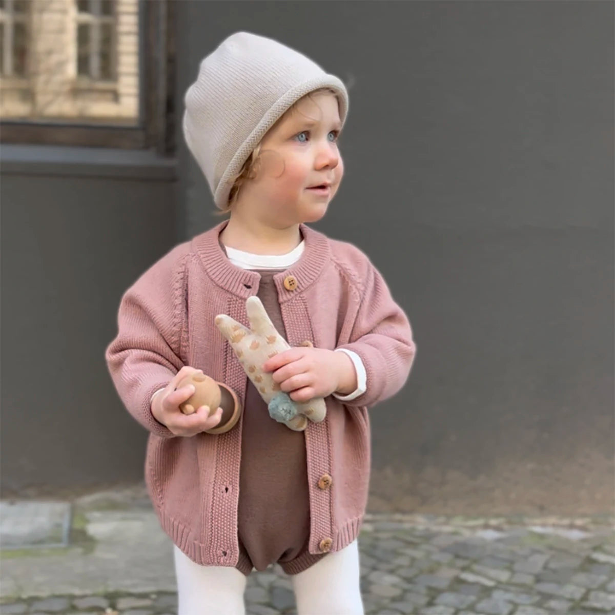 THE WOOLLY HAT - sand