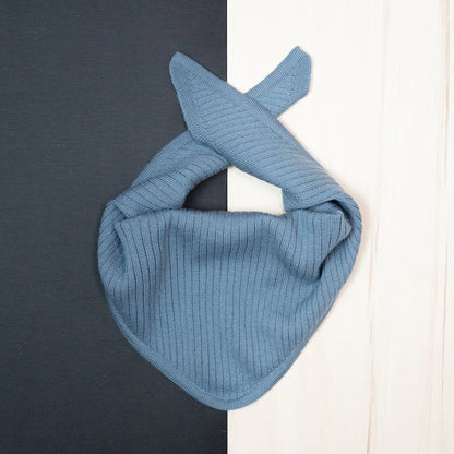 THE WOOLLY TRIANGLE SCARF SMALL - blue