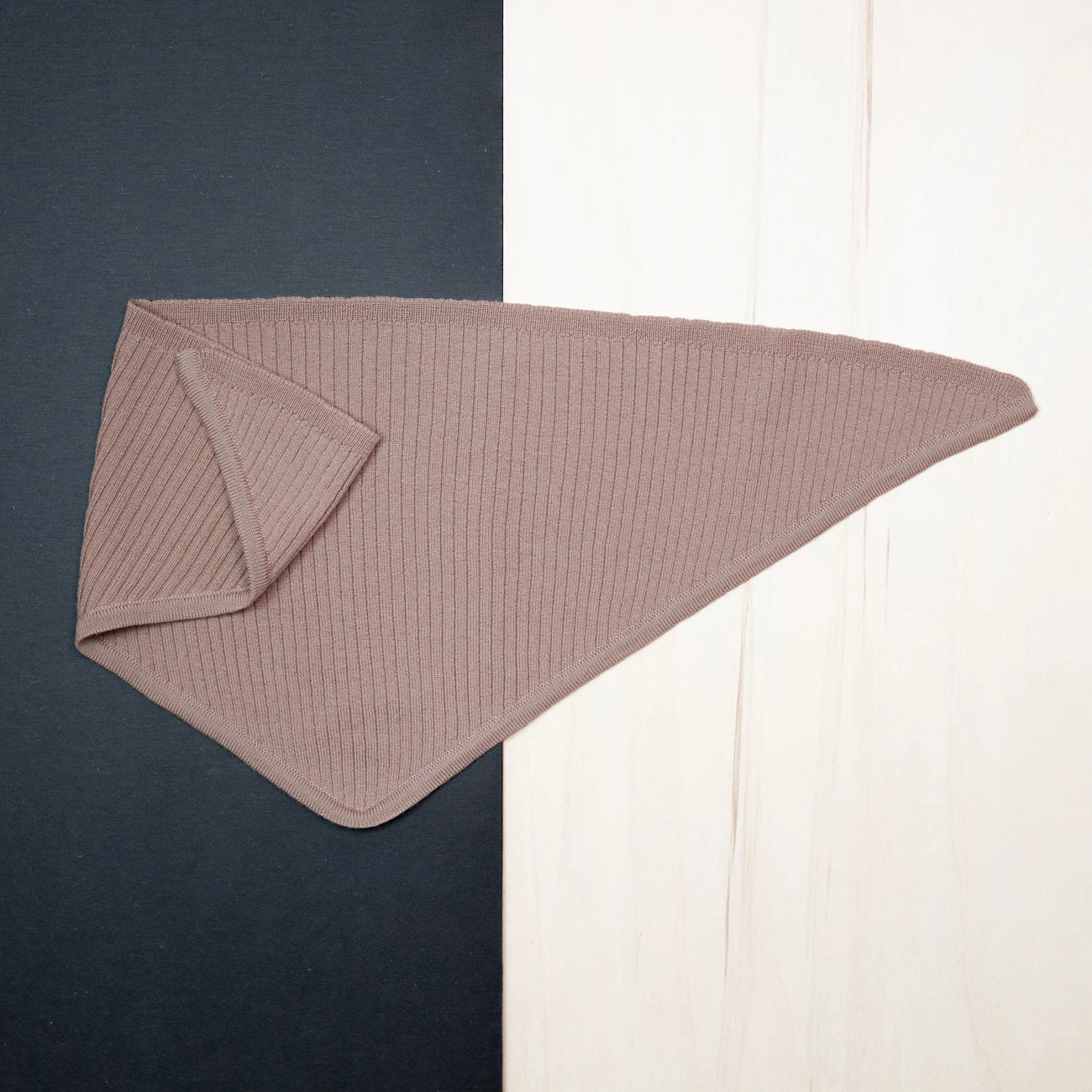 THE WOOLLY TRIANGLE SCARF SMALL - cappuccino