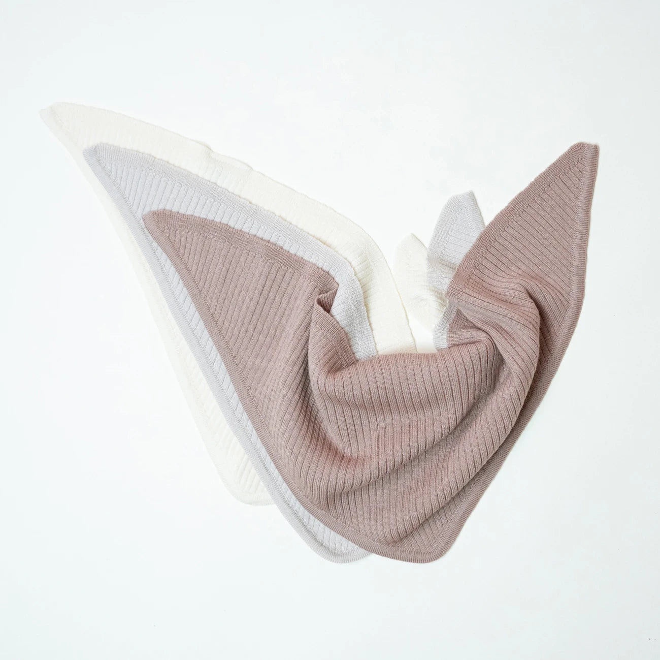 THE WOOLLY TRIANGLE SCARF SMALL - pure