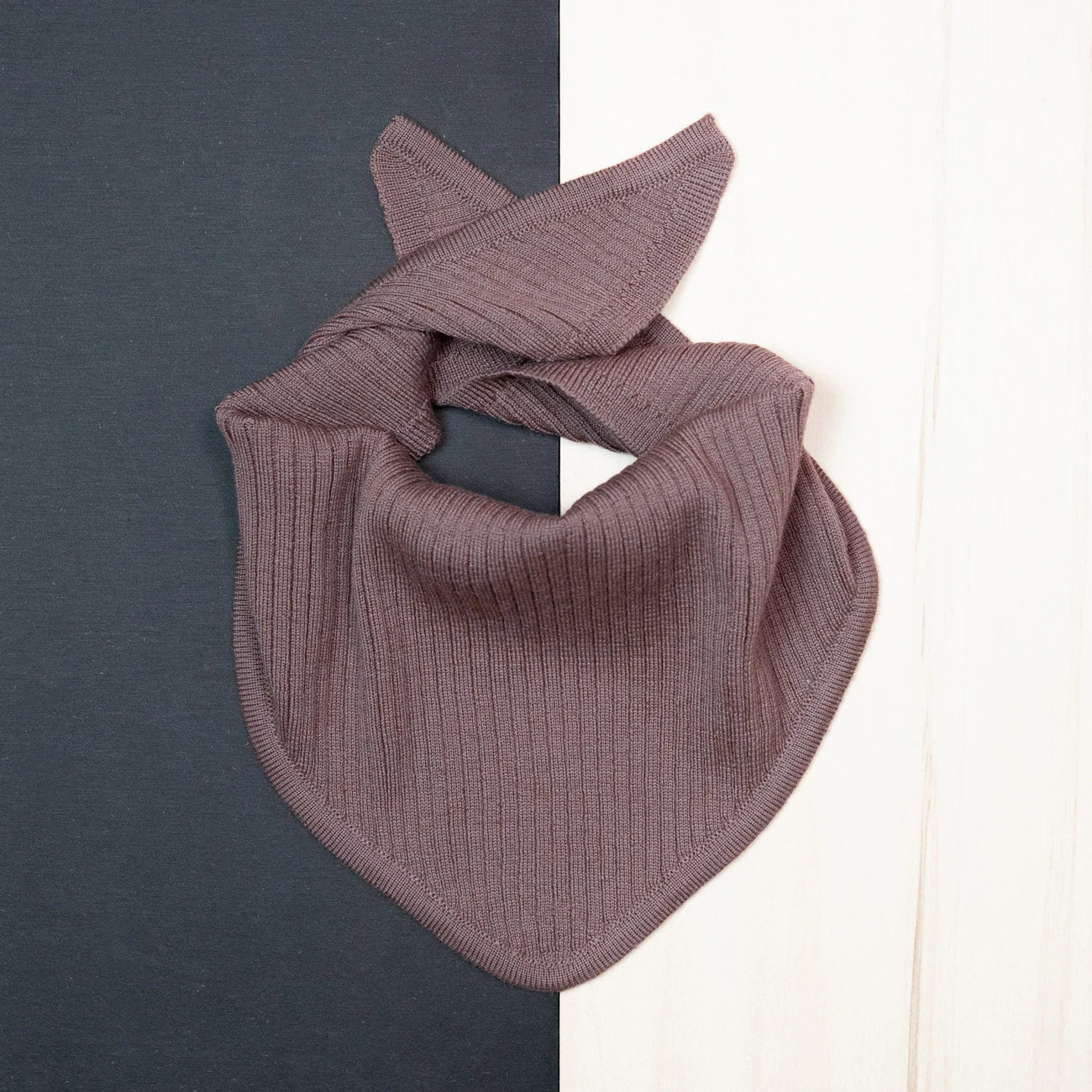THE WOOLLY TRIANGLE SCARF SMALL - mauve