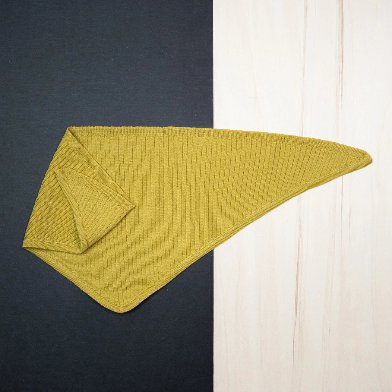 THE WOOLLY TRIANGLE SCARF SMALL - quince