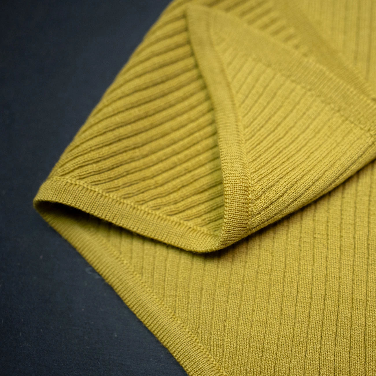 THE WOOLLY TRIANGLE SCARF SMALL - quince