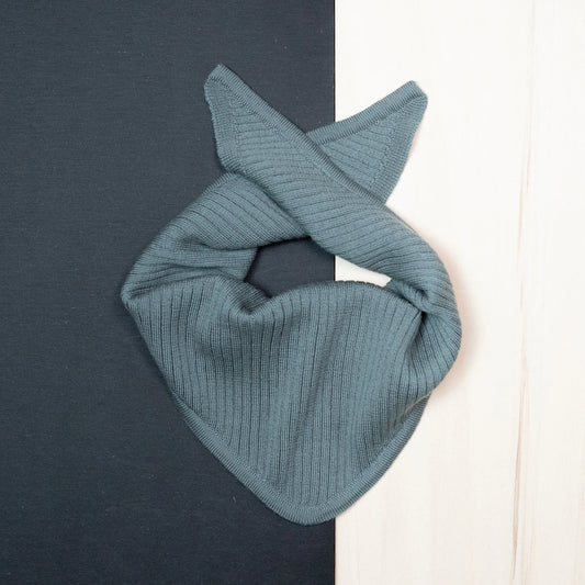 THE WOOLLY TRIANGLE SCARF SMALL - sage