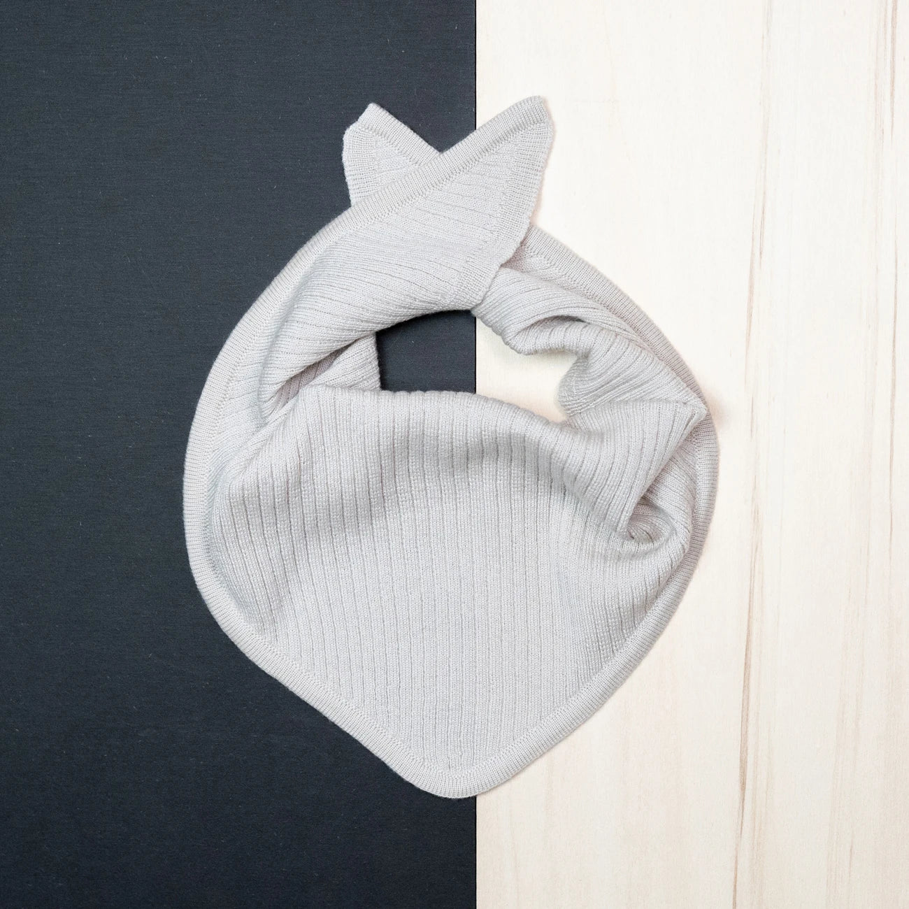 THE WOOLLY TRIANGLE SCARF SMALL - sand