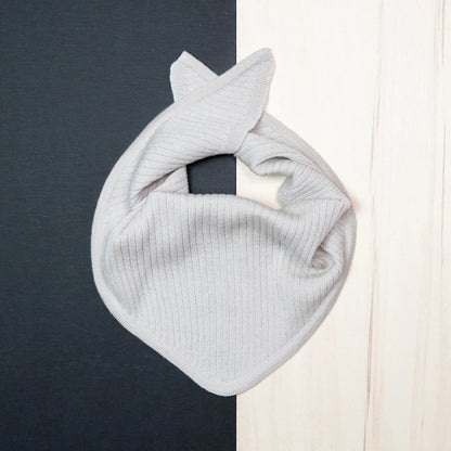THE WOOLLY TRIANGLE SCARF SMALL - sand