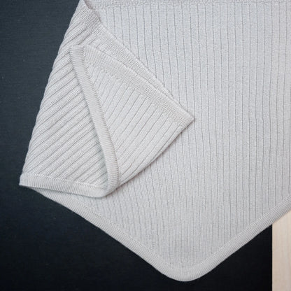 THE WOOLLY TRIANGLE SCARF SMALL - sand
