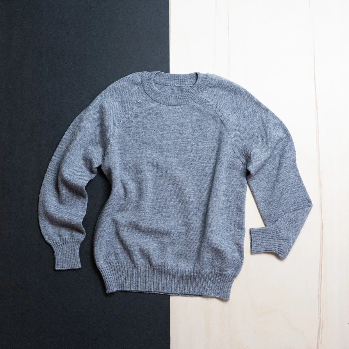 THE WOOLLY WO/MAN SWEATER - cloud grey