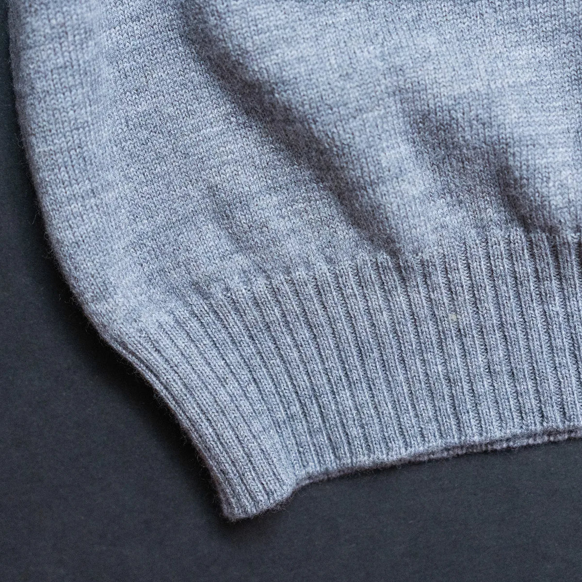 THE WOOLLY WO/MAN SWEATER - cloud grey