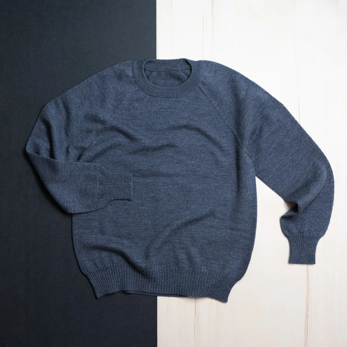 THE WOOLLY WO/MAN SWEATER - graphite grey