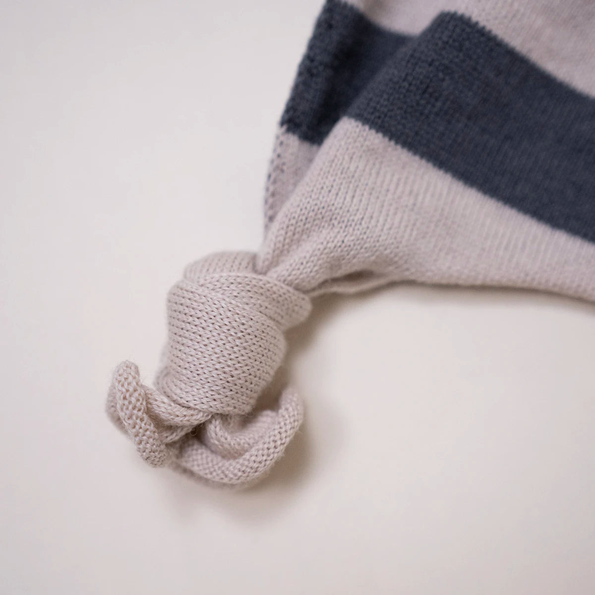 THE WOOLLY mamelo - striped grey