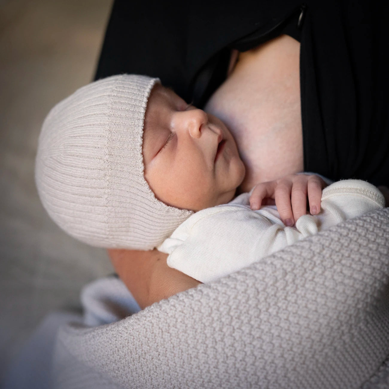 THE WOOLLY BABY HAT - mauve