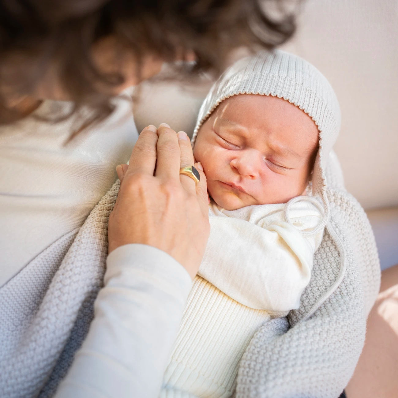 THE WOOLLY BABY HAT - cappuccino