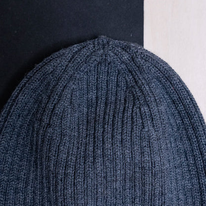 THE WOOLLY BEANIE - graphite grey