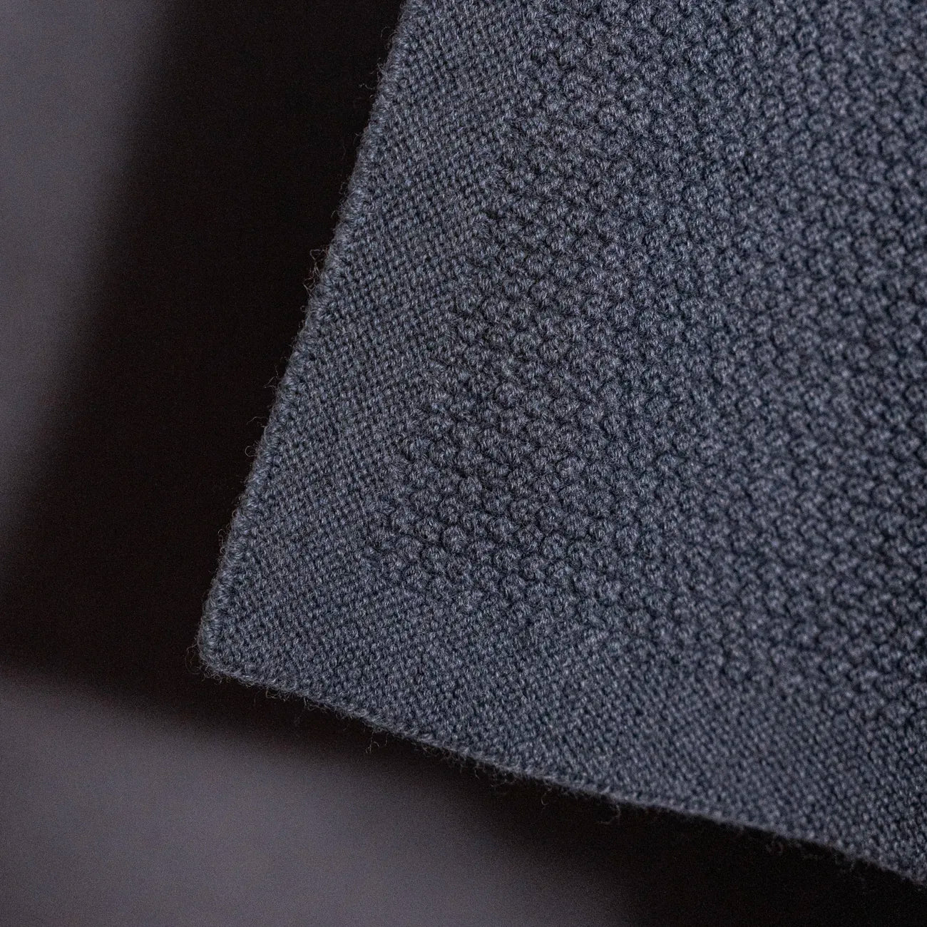THE WOOLLY BLANKET - graphite grey