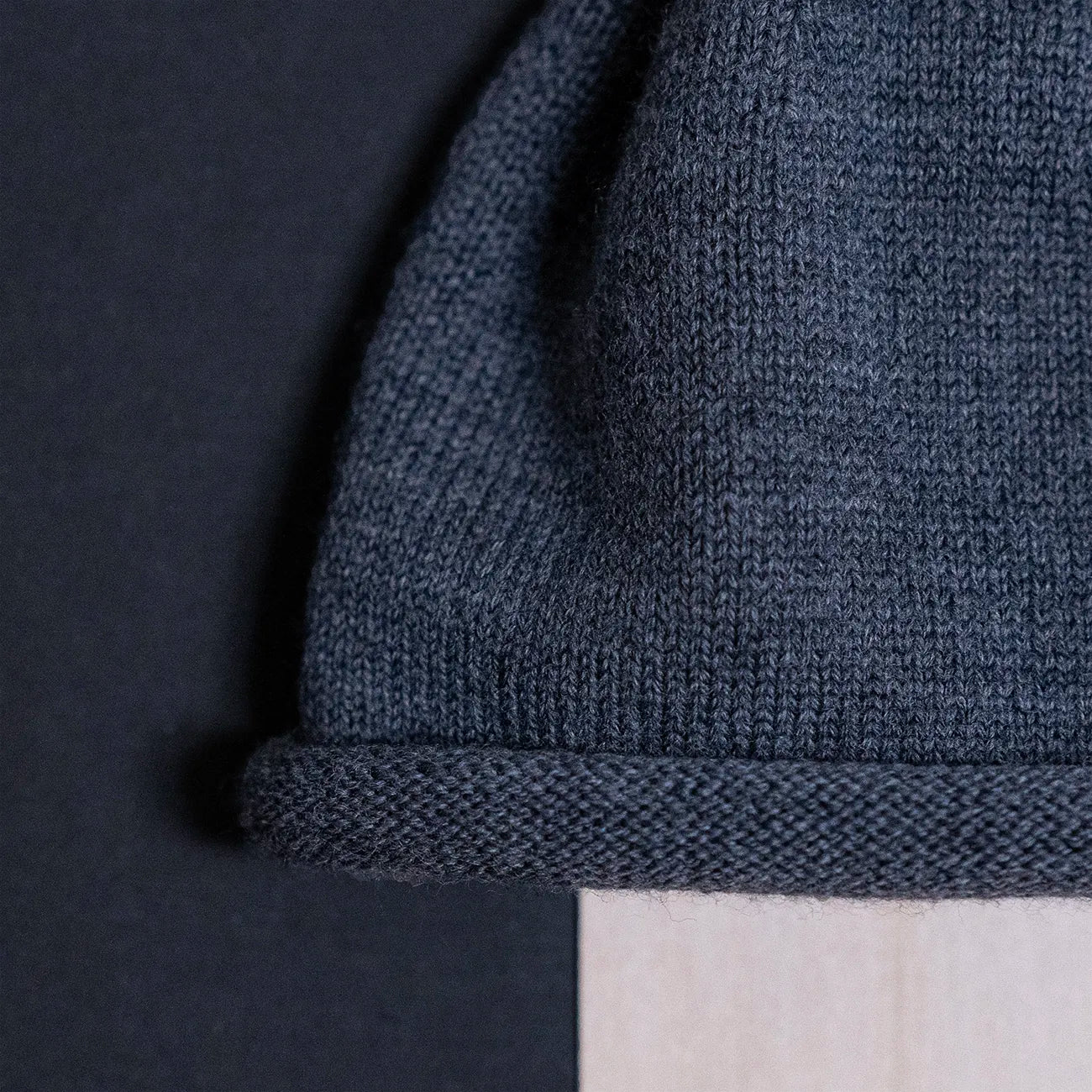 THE WOOLLY HAT - graphite grey