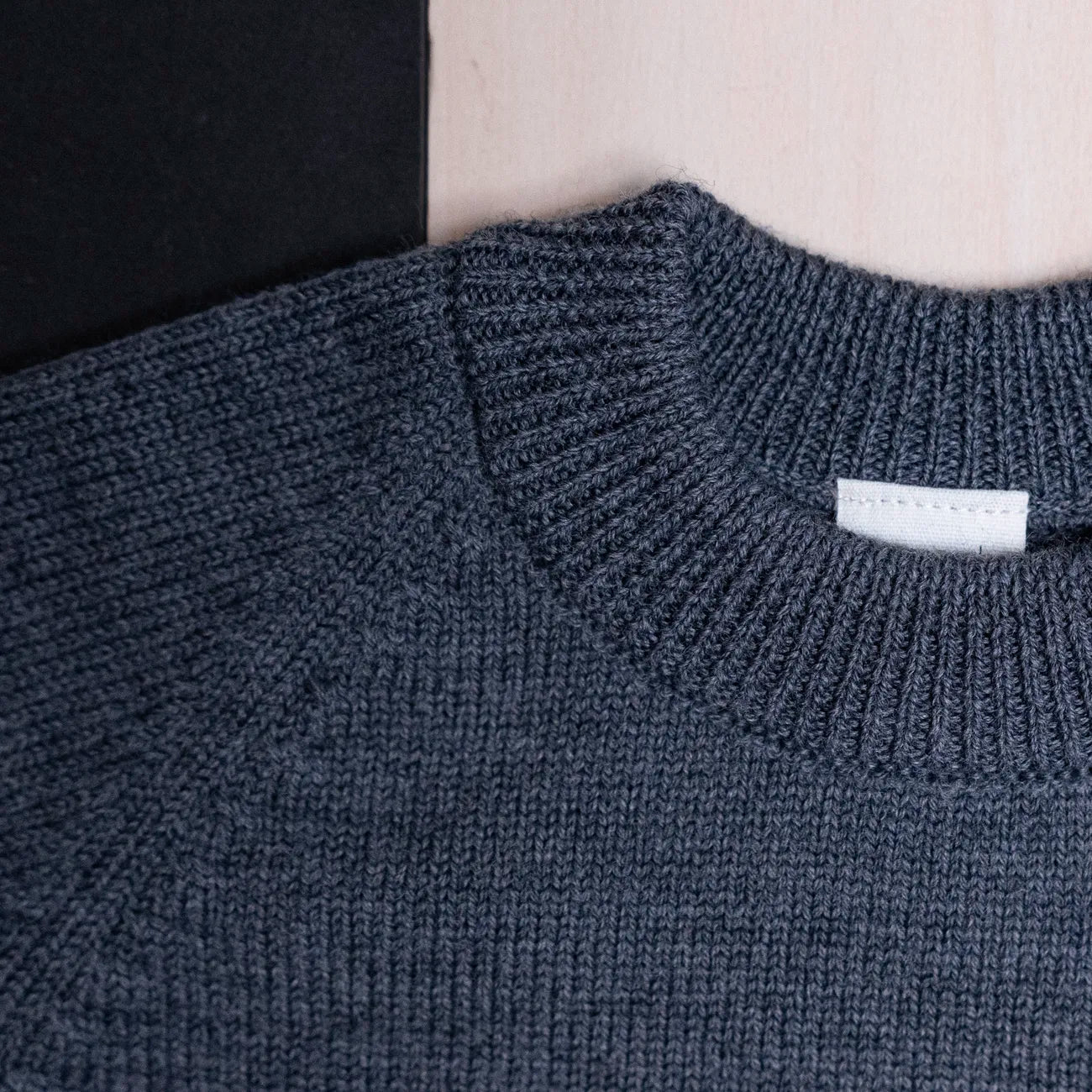 THE WOOLLY SWEATER - graphite grey